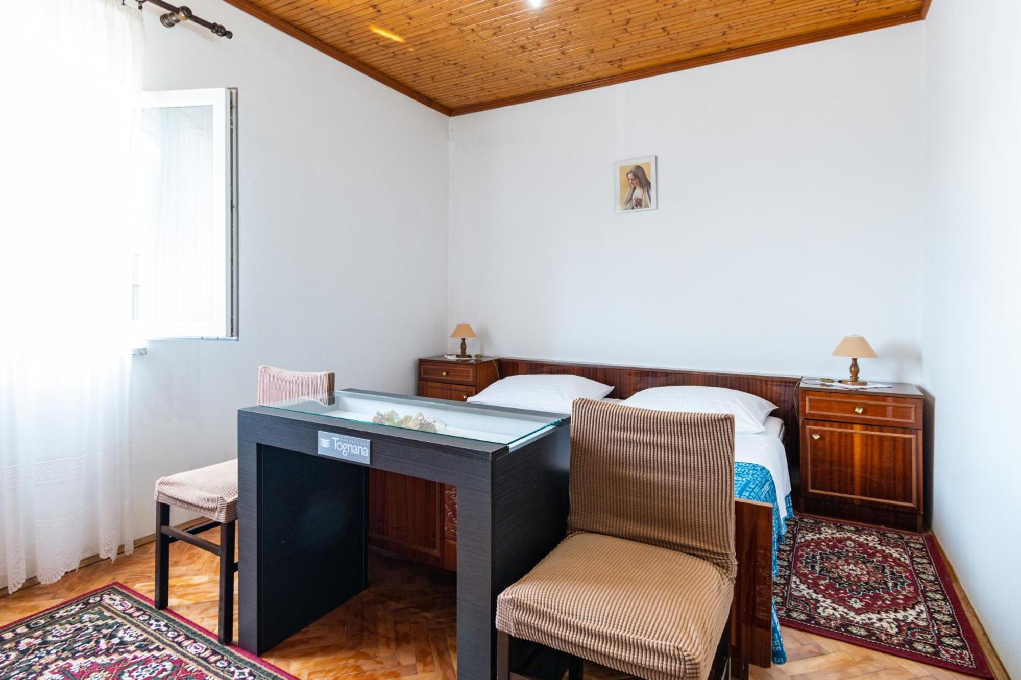 Apartments And Rooms With Parking Space Skrbcici, Krk - 21231 Bagian luar foto