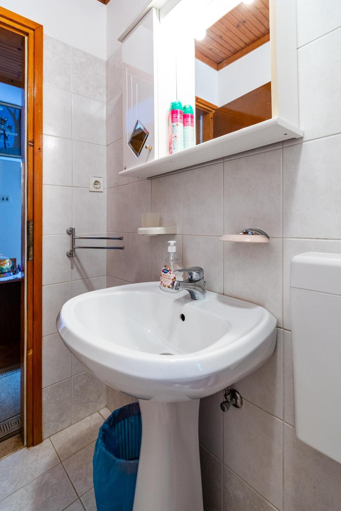 Apartments And Rooms With Parking Space Skrbcici, Krk - 21231 Ruang foto